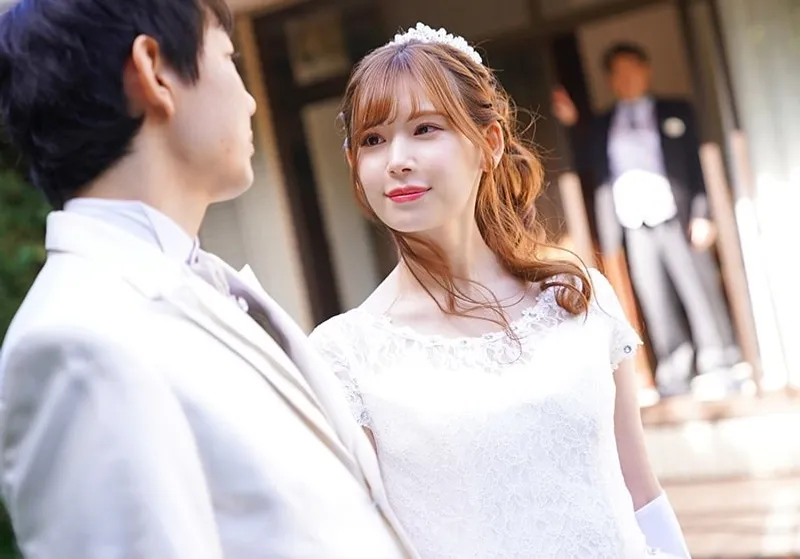 Bố ông xã chịch bạn gái của con trai ngay sau lễ cưới của con trai